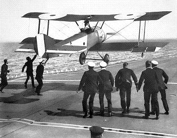 Dunning_Landing-on_Furious_In_Pup_360.JPG